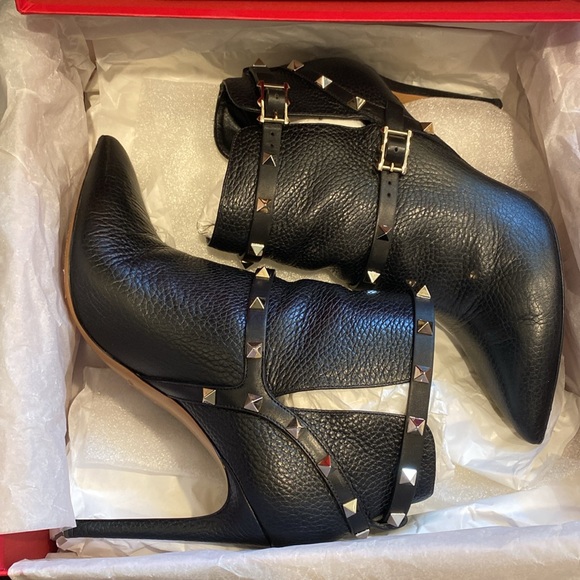 Valentino Rockstud heeled booties - Picture 2 of 10